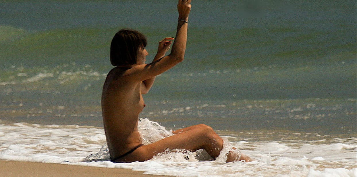 coccozella-lovely-brunette-on-a-nudist-beach