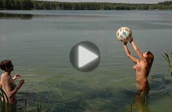 erotelki-naked-in-the-lake