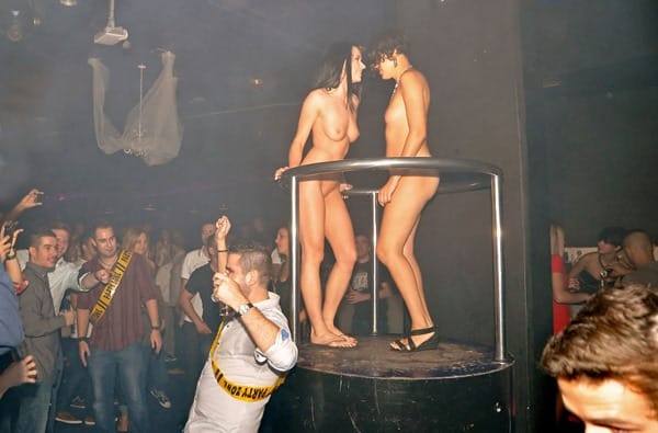 nude-in-public-babes-in-the-club