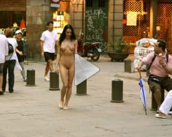 nude-in-public-videos-gwen-c